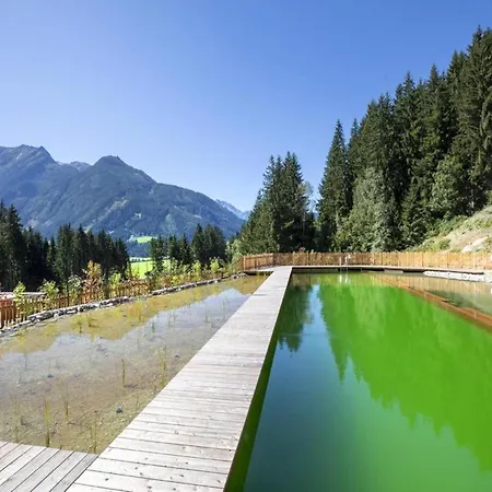 Chalet Near Slopes, Sleeps 6 *