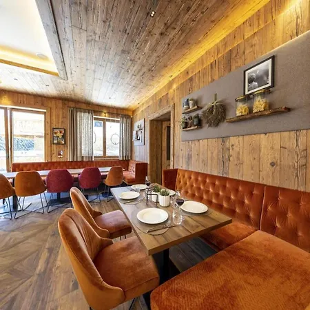 Near Slopes, Sleeps 6 Neukirchen am Großvenediger