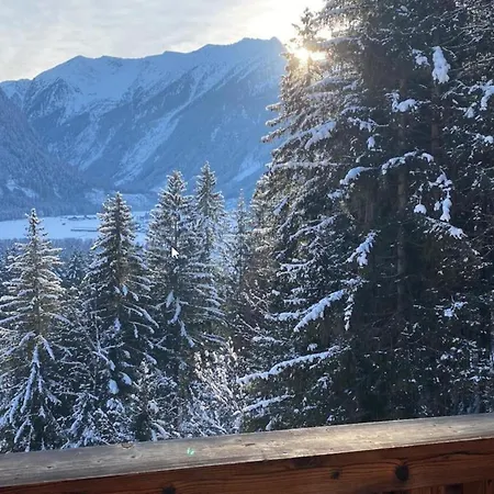 Near Slopes, Sleeps 6 Chalet