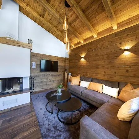 Near Slopes, Sleeps 6 Chalet *