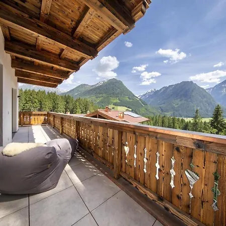 Near Slopes, Sleeps 6 Chalet Neukirchen am Großvenediger