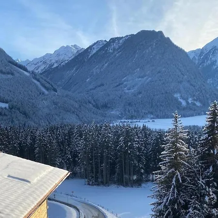 Near Slopes, Sleeps 6 *