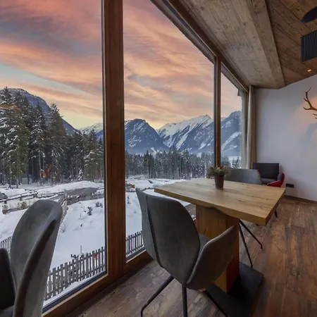 Chalet Near Slopes, Sleeps 6 *