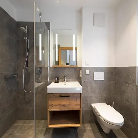 Chalet Near Slopes, Sleeps 6 Neukirchen am Großvenediger