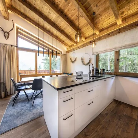 Near Slopes, Sleeps 6 Chalet