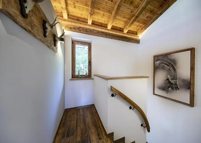 Near Slopes, Sleeps 6 *