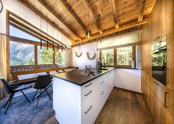 Near Slopes, Sleeps 6 *