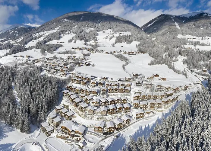 Шале Near Slopes, Sleeps 6 *